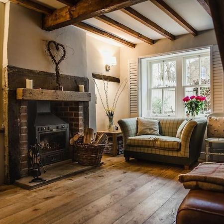 1800 Period Grade 2 Listed Cottage Addingham Экстерьер фото