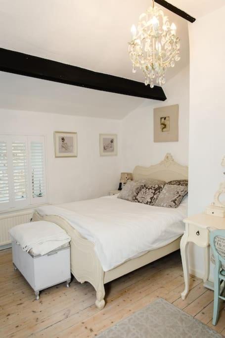 1800 Period Grade 2 Listed Cottage Addingham Экстерьер фото